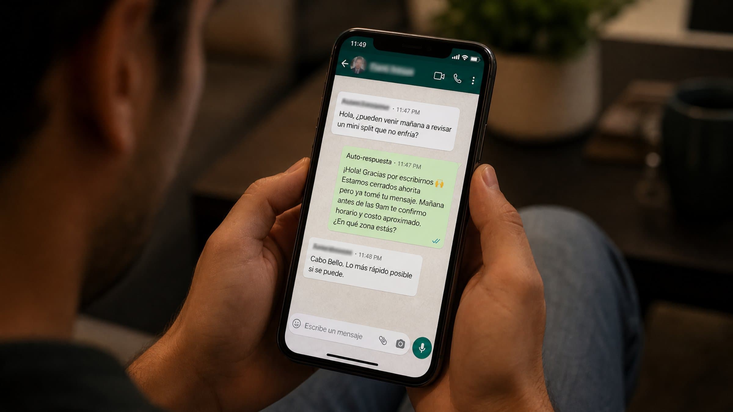 Captura de WhatsApp mostrando una auto-respuesta del Método 3-3-3 que cerró un trabajo a las 11:47pm en Cabo Bello.